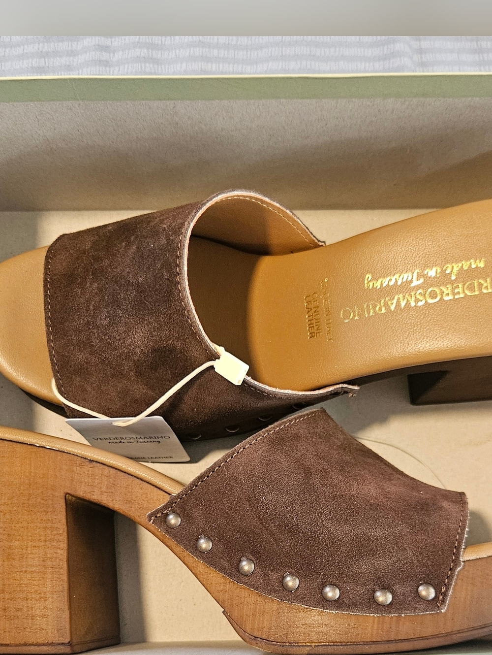 NWT In Box - Vero Dresserino Brown Suede Slide Sandals - Size 8